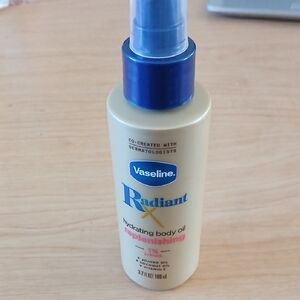 Vaseline Radiant X Replenishing Hydrating Body Oil - 3.7oz